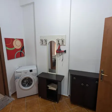 Friend & Family Apartment Himare
