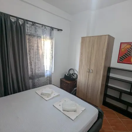 Friend & Family Apartment Himare